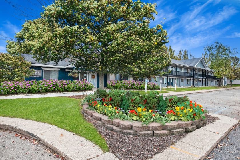 Autumn Ridge — Grand Rapids, MI